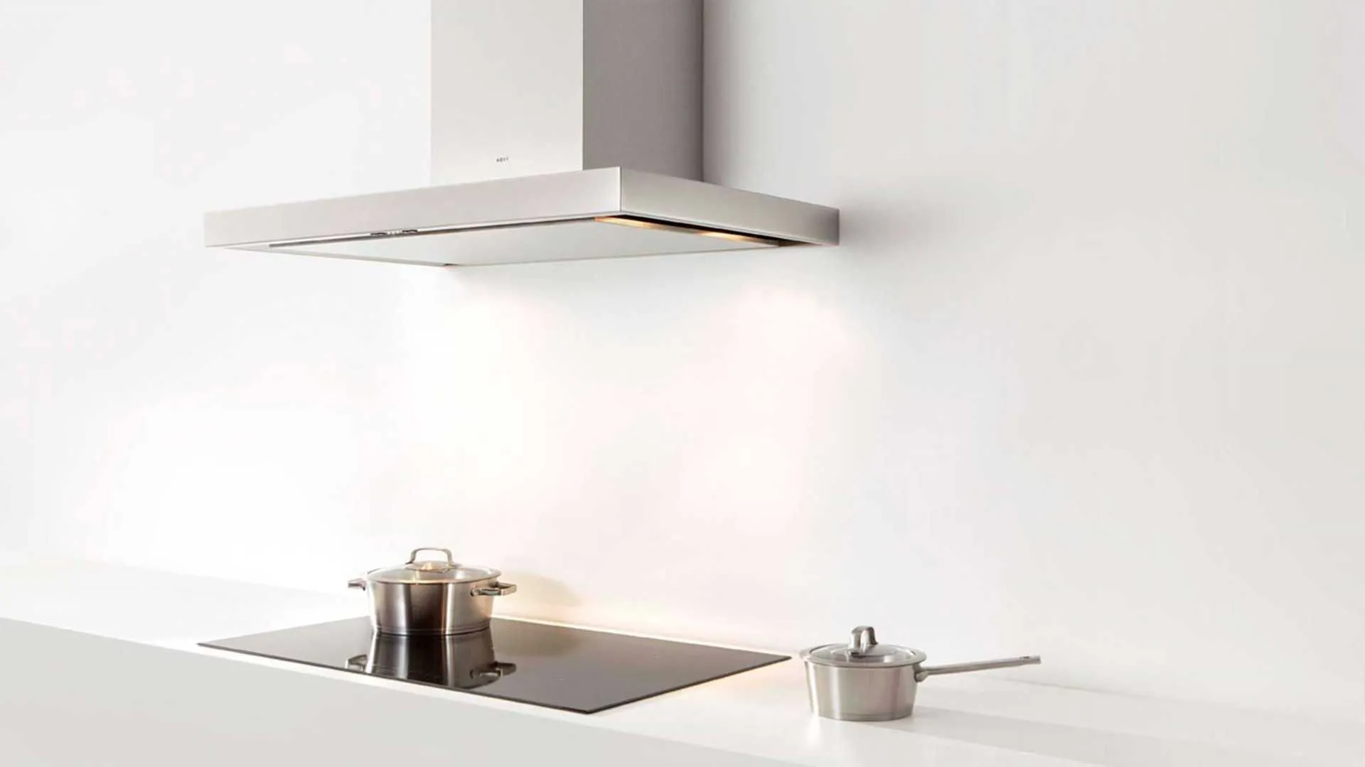 Novy wall-mounted air purifier Flatline 7610