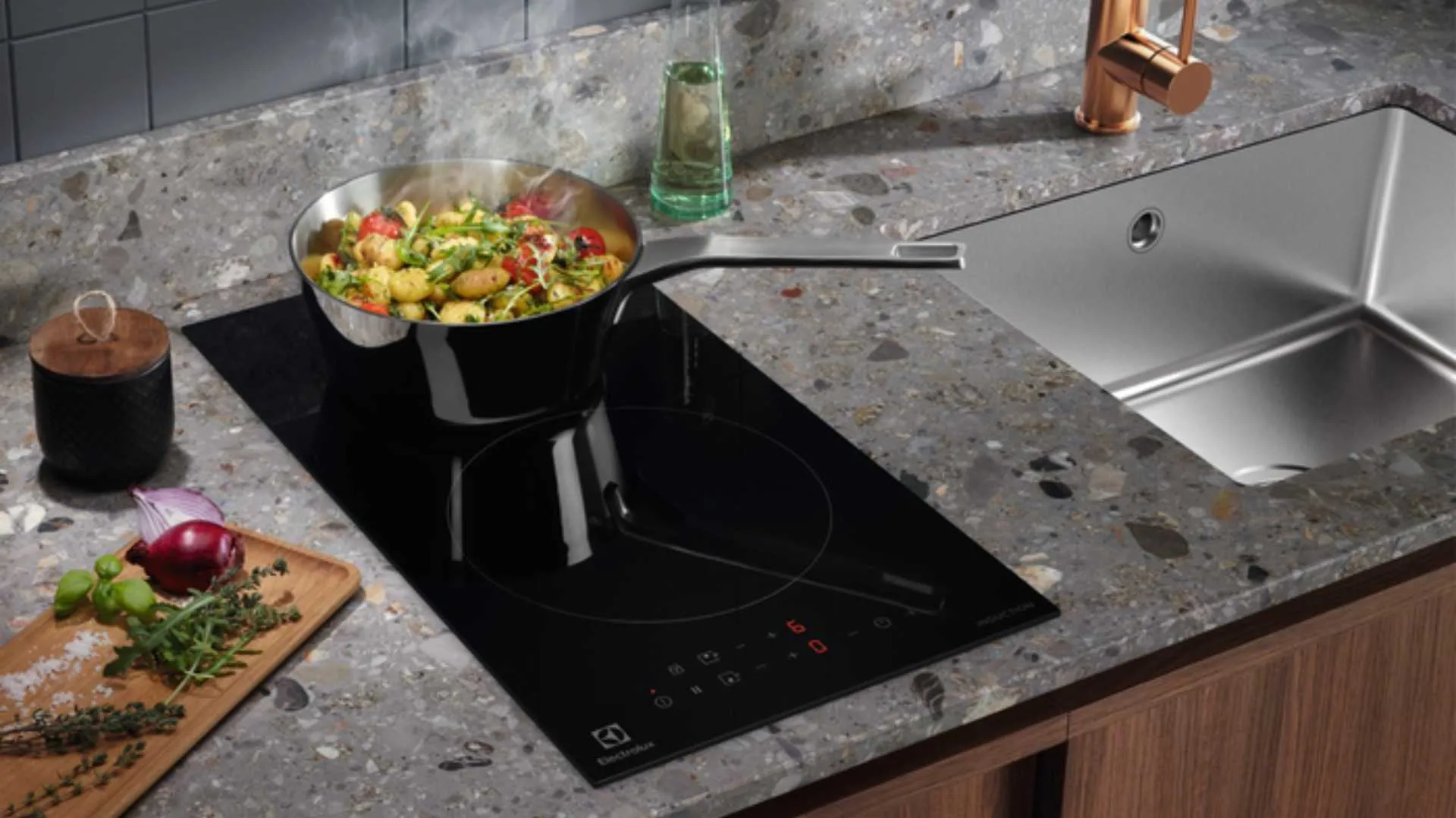 Electrolux induktsioonpliidiplaat 29 cm 300 seeria kitsas